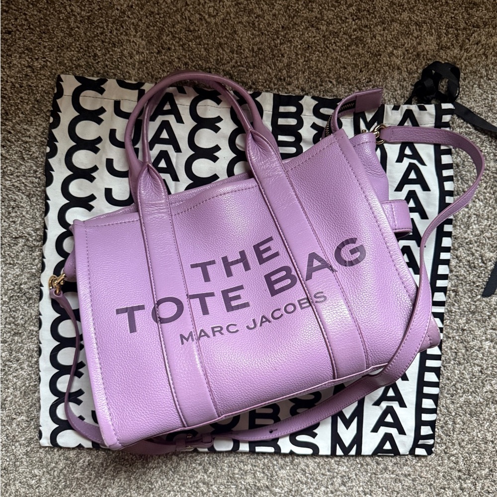 Marc Jacobs The Tote Bag (Medium)